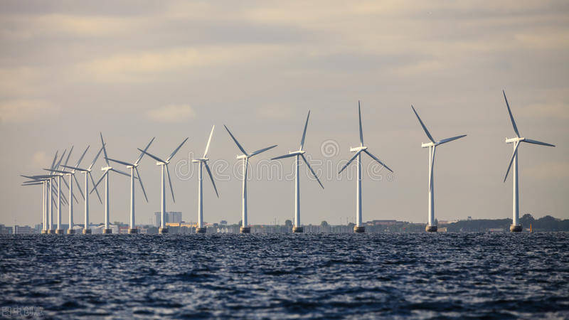 原创每年经历数次12级以上的台风大海里的风力发电机是如何固定的