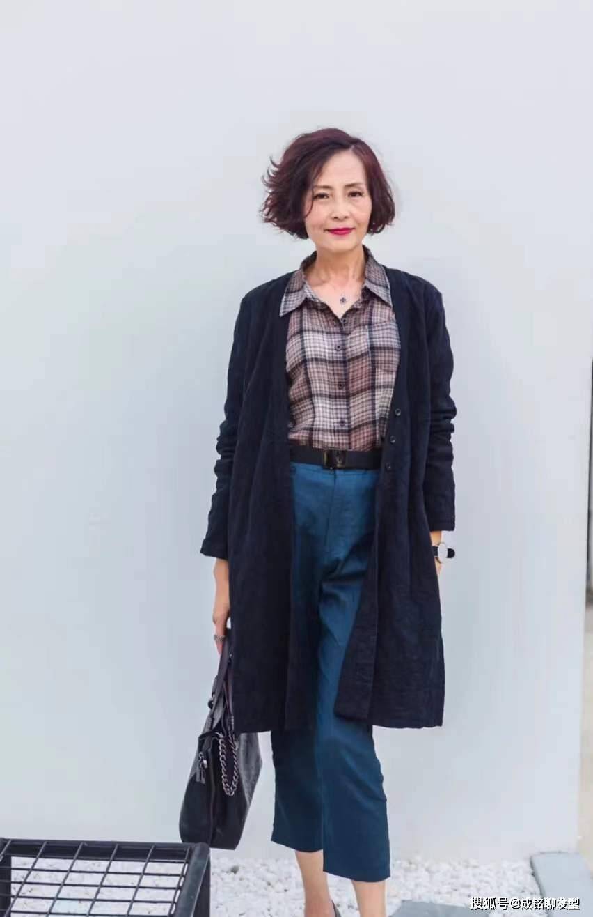 颜色 简约才是王道，教你用日常单品搭出温柔范，50岁+也能满满时尚感