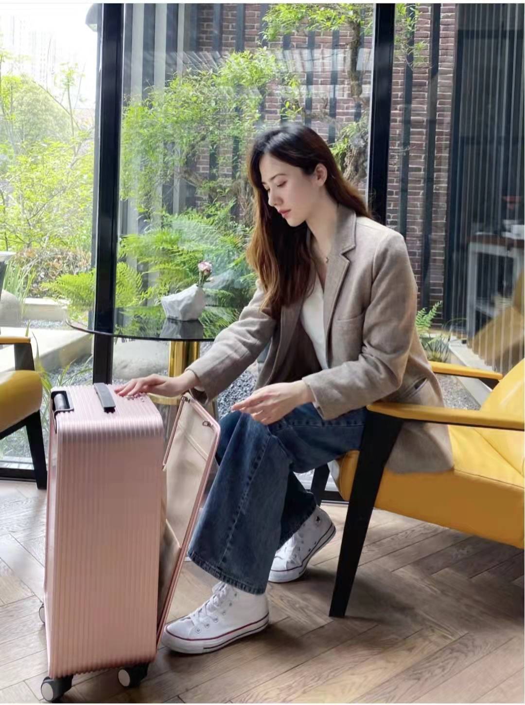 牛仔阔腿裤配什么上衣好看