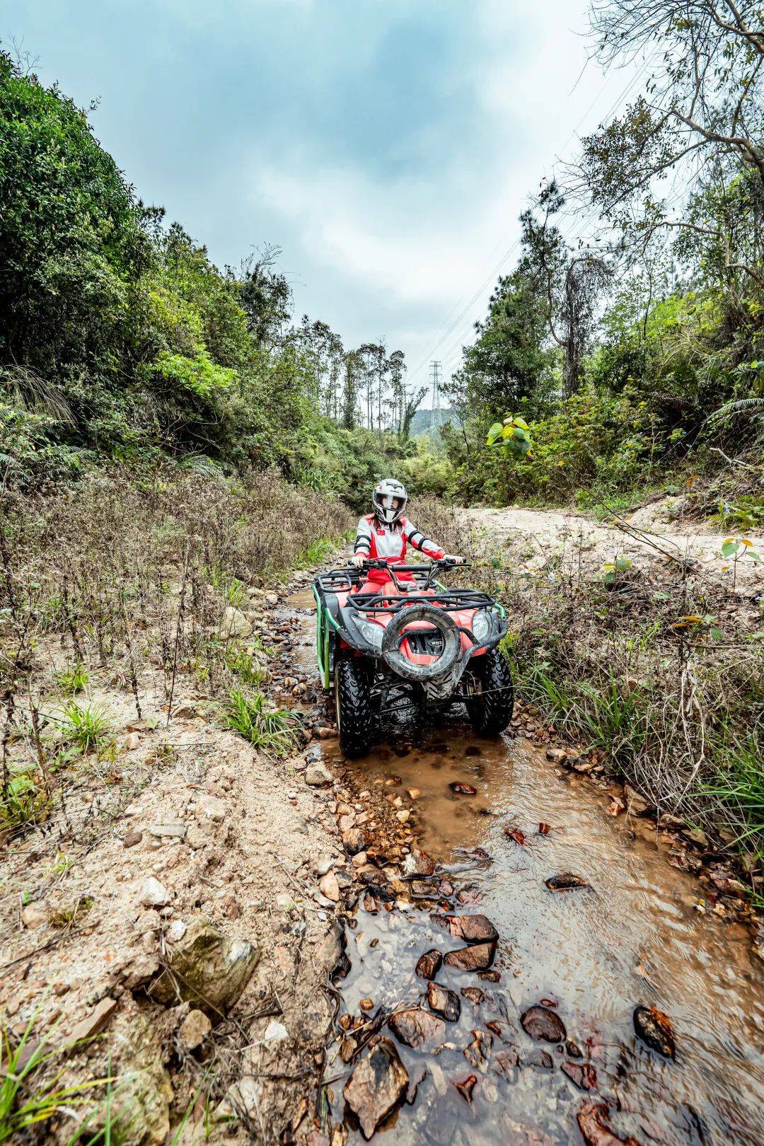 广州山地越野车飞飙丛林矿场你敢玩吗