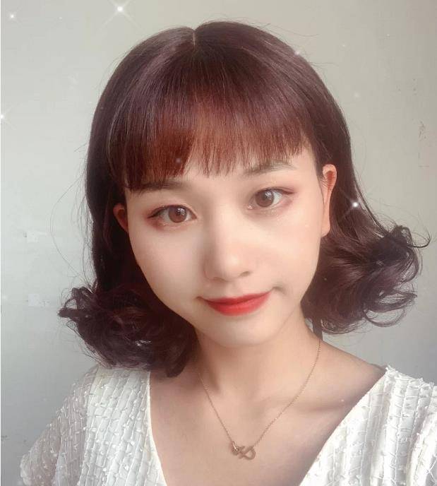 发型无论你多大年纪，这几款发型都不要留，装嫩不成还显老