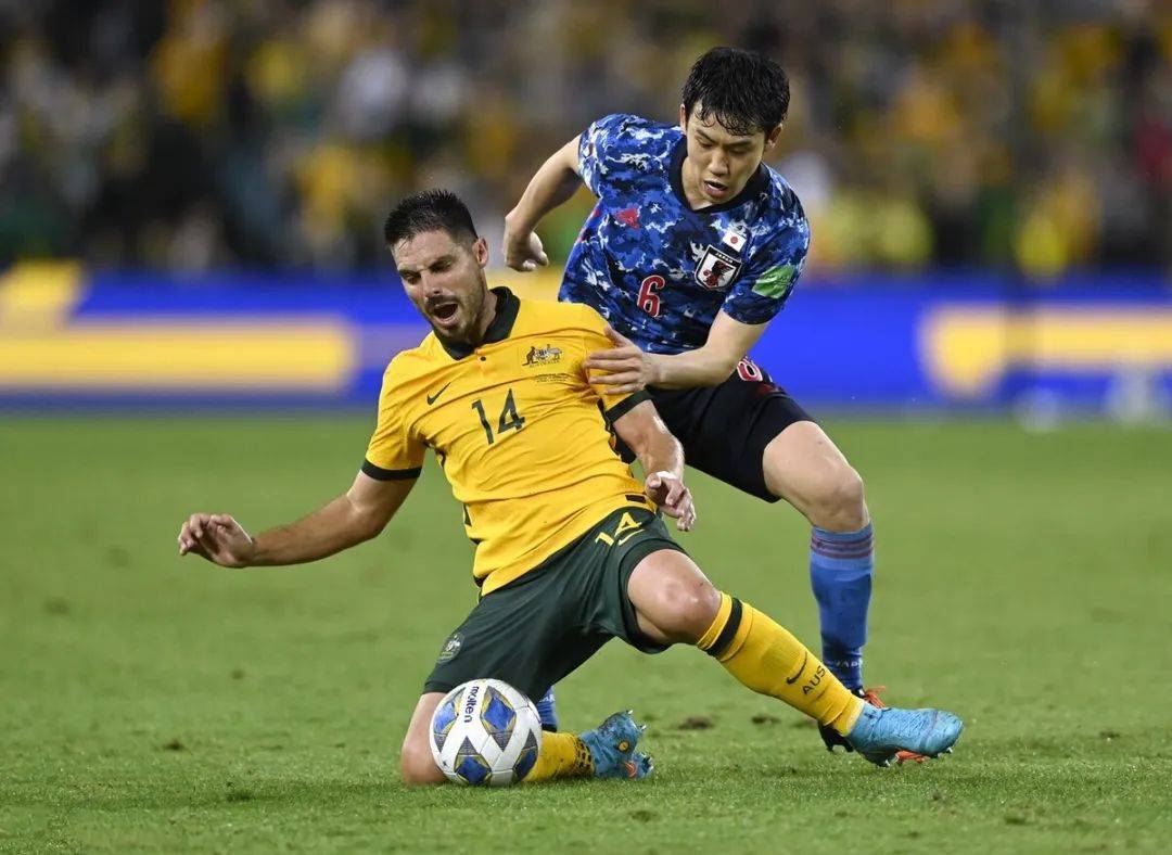 形势|日本队2：0澳大利亚，引发连锁反应，国足的形势更为严峻了！