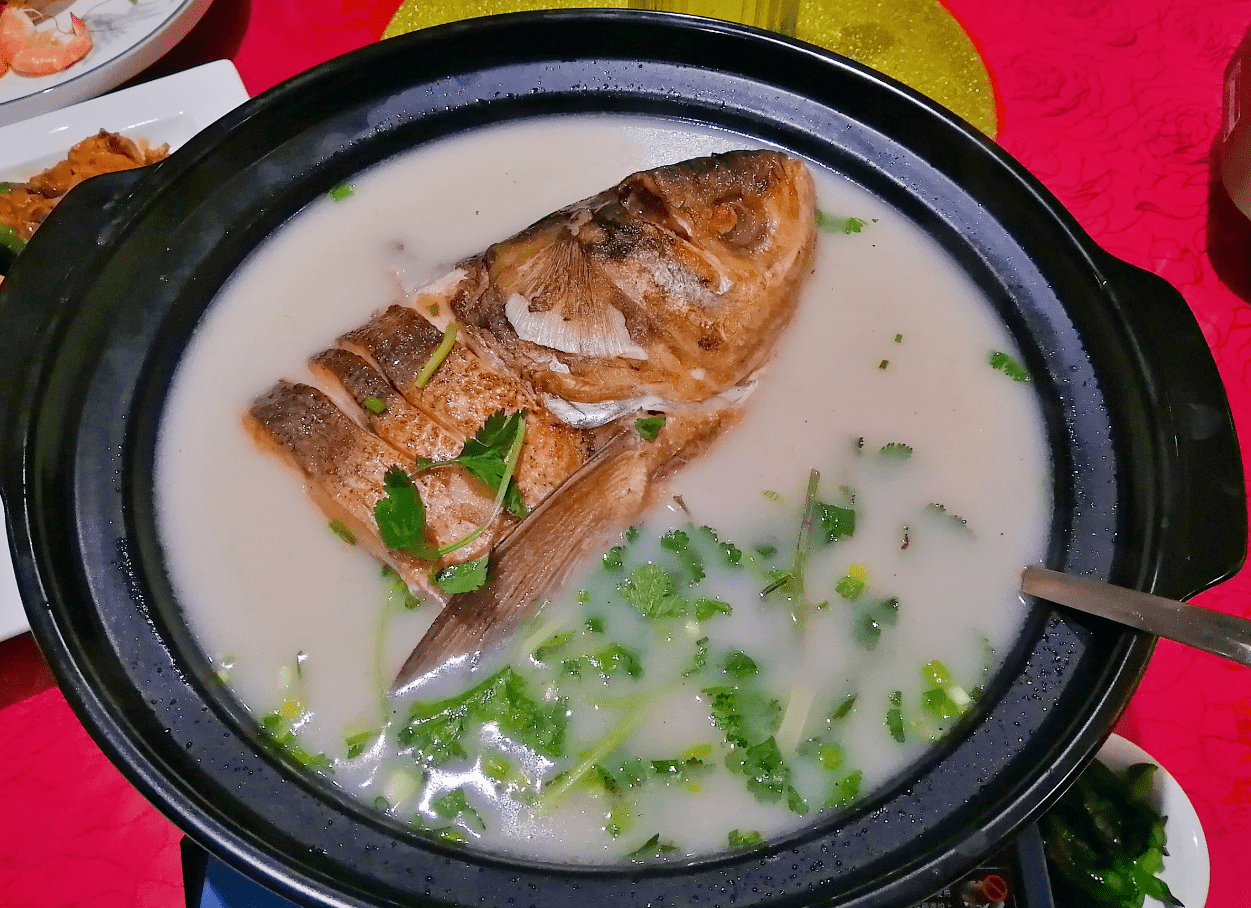 原创安徽六安出了名的六大特色美食天下第一鱼头上榜你吃过吗