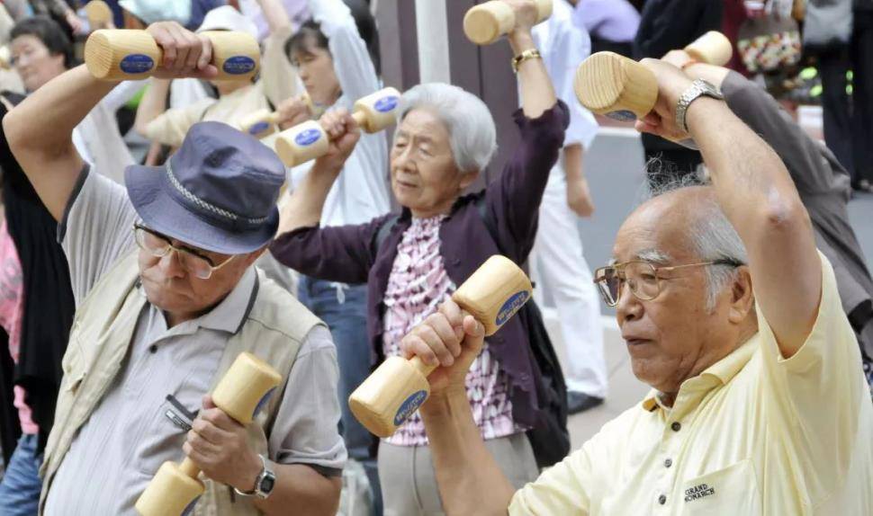 日本人口问题_“人口危机”难解决!日本俄罗斯拉响警报,中国也需要尽早防范