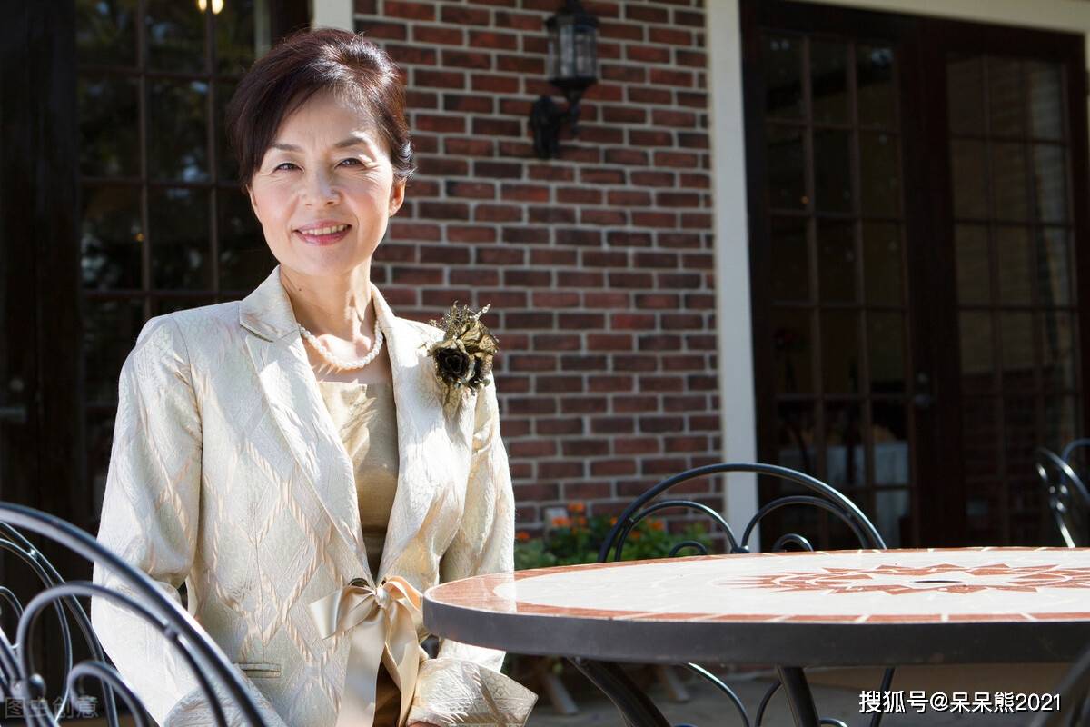 王阿姨感觉和黄浩生活在一起很窒息,她终于明白自己并不应该和这么