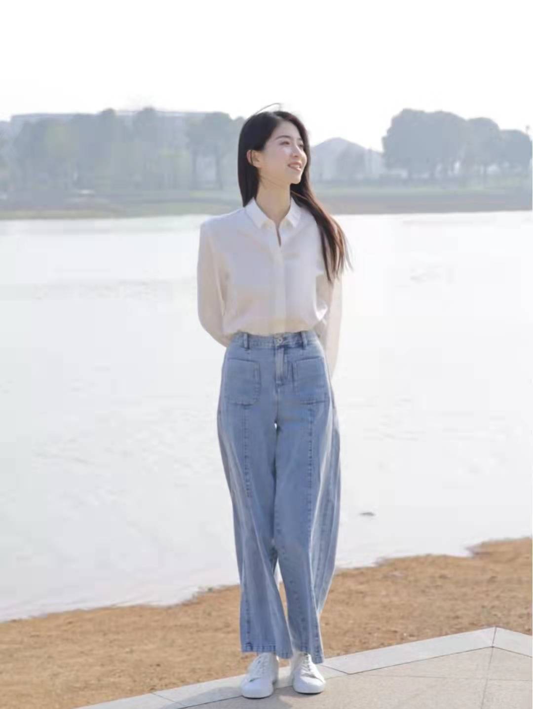 长袖衬衣怎么搭配下身好看