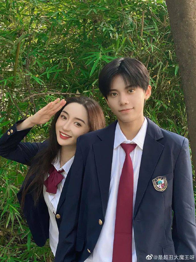 唐梓_康昕_俩人