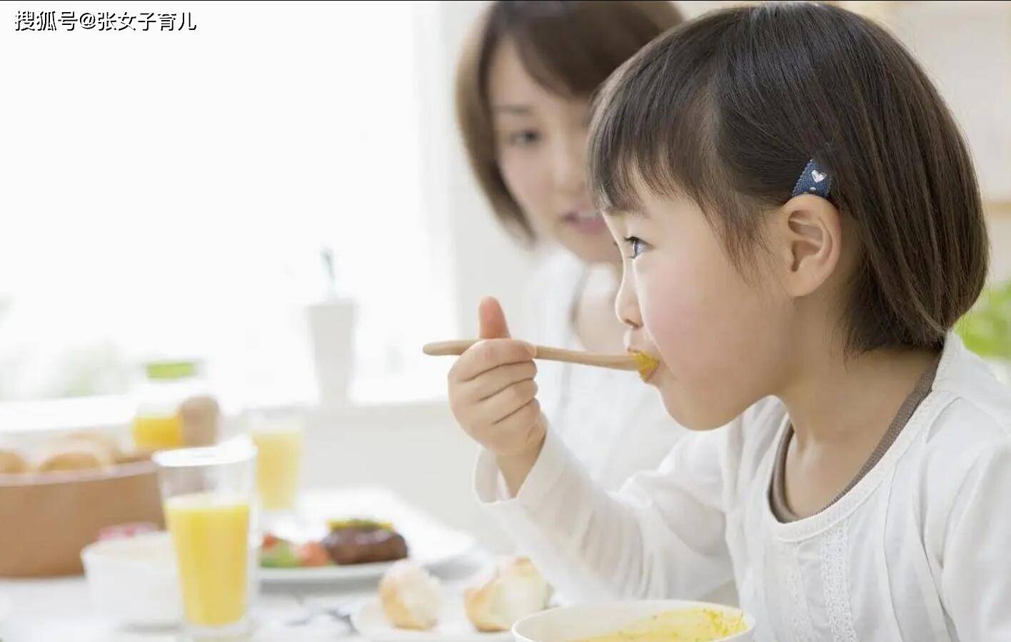 小孩子|同是上幼儿园，大宝上接连感冒休养一个月，二宝从不感冒，为啥呢