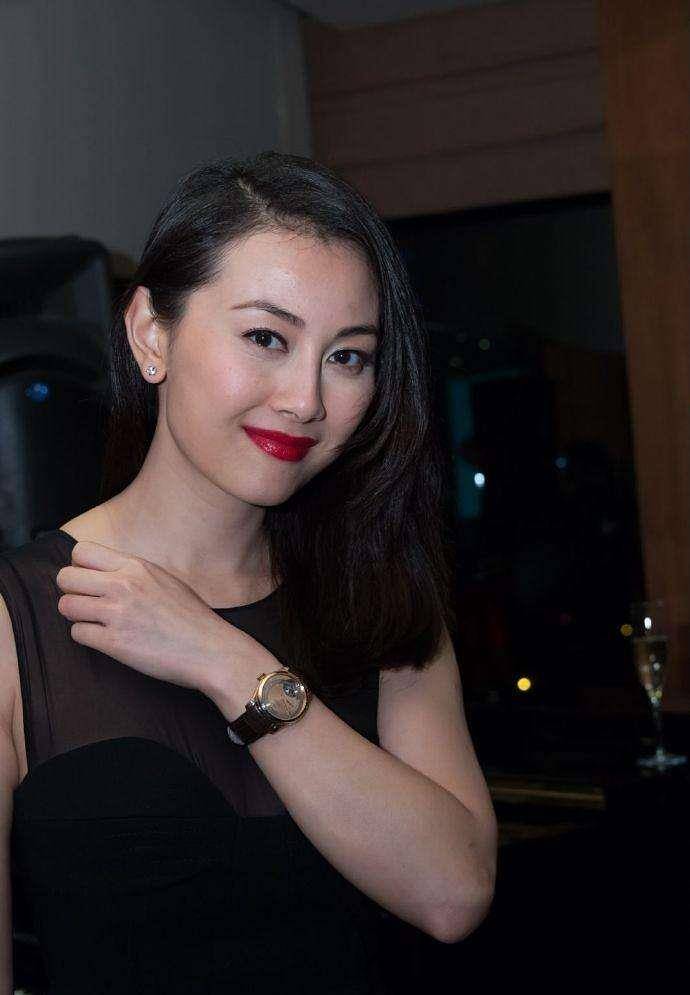 当她晒出沙滩时尚照,网友:顶不住_照片_王晶_生活