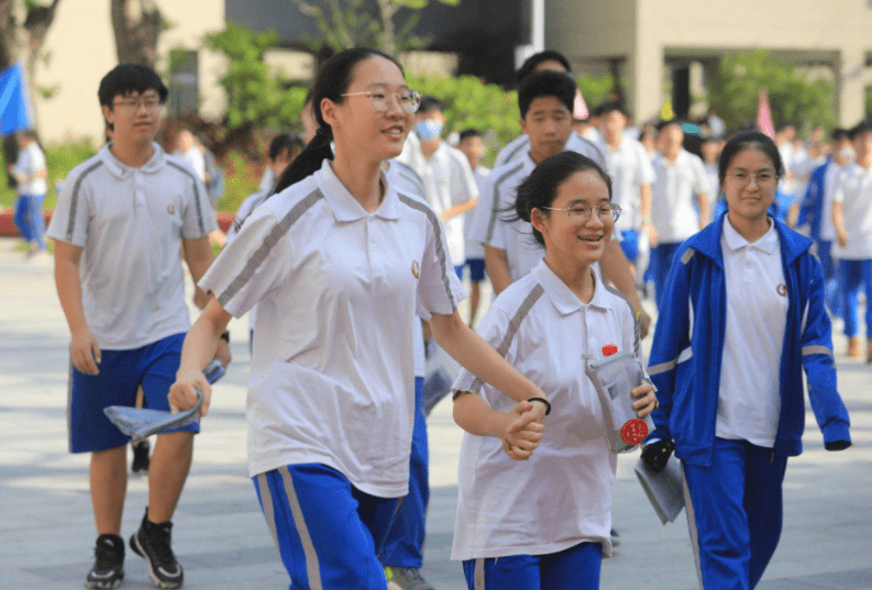 什么|学生迎来4个“好消息”，家长欢呼雀跃，就连教师都跟着沾光