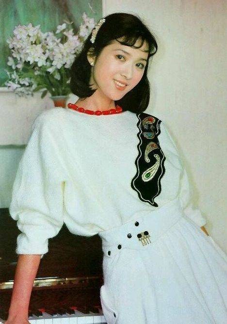 女神|龚雪:80年代封面女神,当红时陷入流言被迫息影,如今过得怎么样?