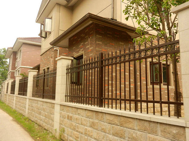 小区围墙栏杆一般用什么钢管_横杆_立柱_金属