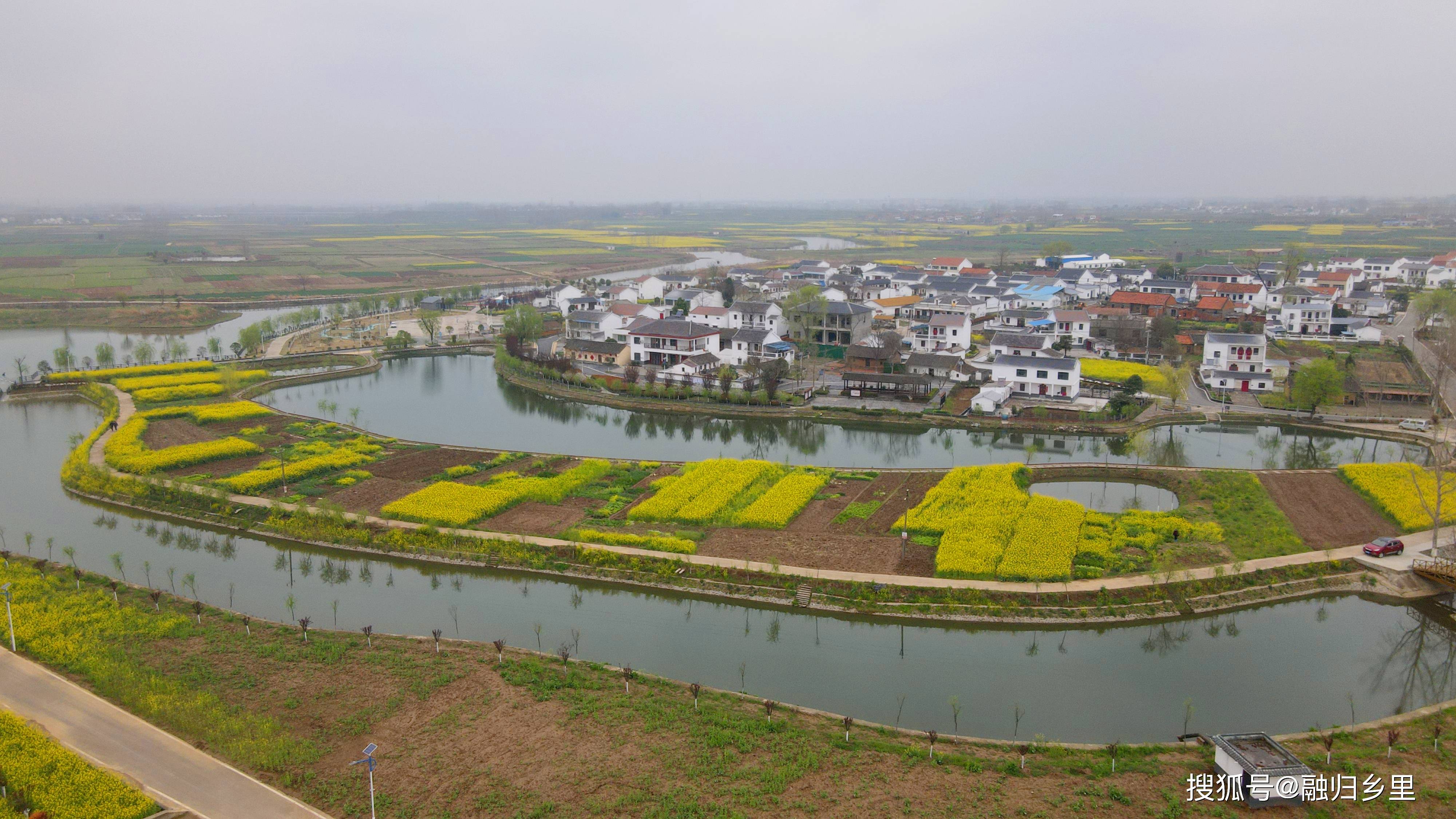 吴店镇区5公里,东西贯穿汉十高速,梁乌旅游大道,北临枣阳市工业园区