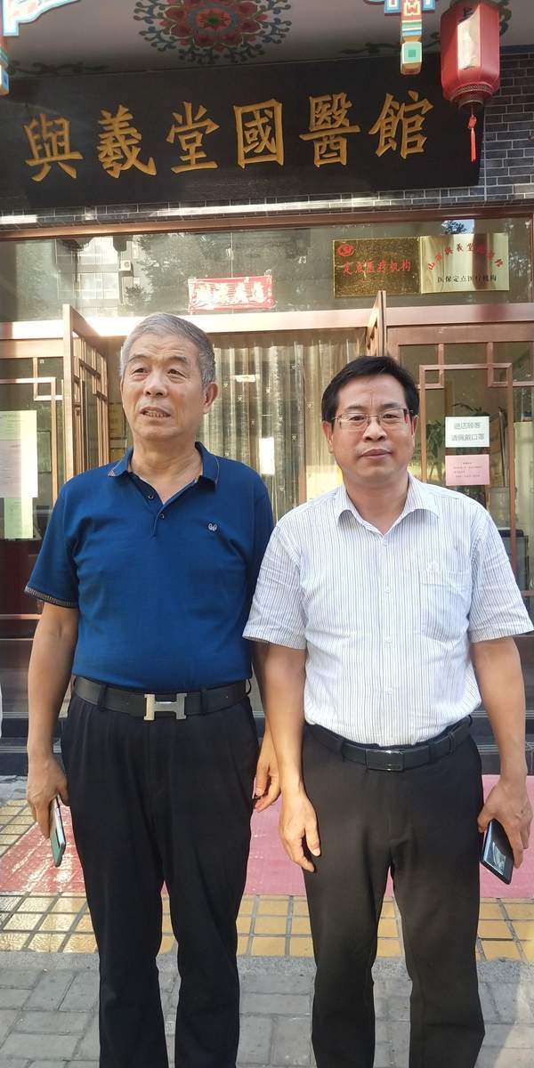 吕梁岚县县委书记张新春鼎力支持郭福生博士到岚县为农民造福