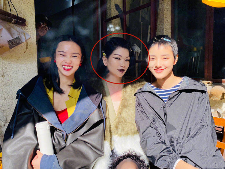 网友中国“最丑超模”吕燕被嘲,可儿子颜值逆袭,网友混血拯救了你