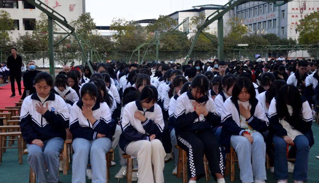 长风破浪正青春蟾宫折桂会有时营山二中高2022届高考百日冲刺誓师大会