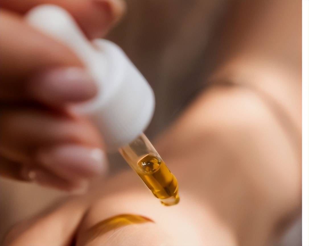 方法这几种肤质的女生，千万别用“油敷”护肤了，越用油皮肤越干！