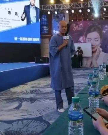 乐嘉|“人生导师”乐嘉的毁灭史,以前有多狂,现在就有多凉??