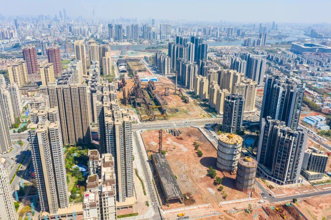 在商业配套上,在建中的广钢总部综合体,将带来地下商业空间,高端酒店