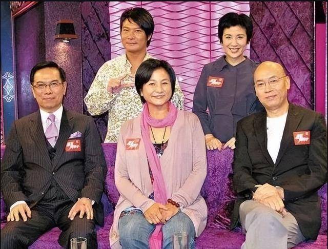 岳华|“香港才女”亦舒；曾抢郑佩佩男友，未婚先孕，抛弃儿子40年不见