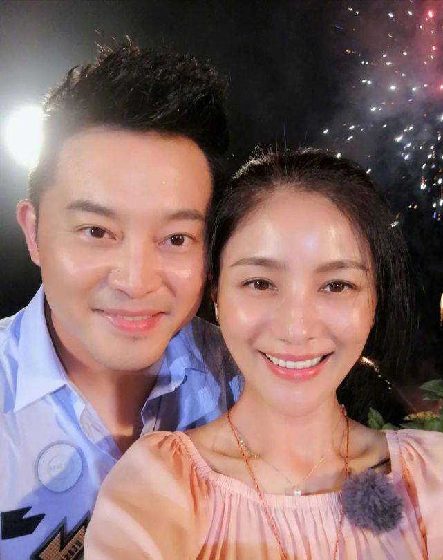 "潜力股"沙溢,被岳母收留4年,如今买大平层让她安度晚年_胡克_胡可