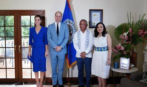 原来,这种蓝正是伯利兹国旗的颜色!