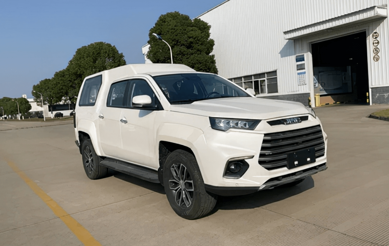 江铃全新suv登场长超5米配非承载式车身搭福特20t四驱