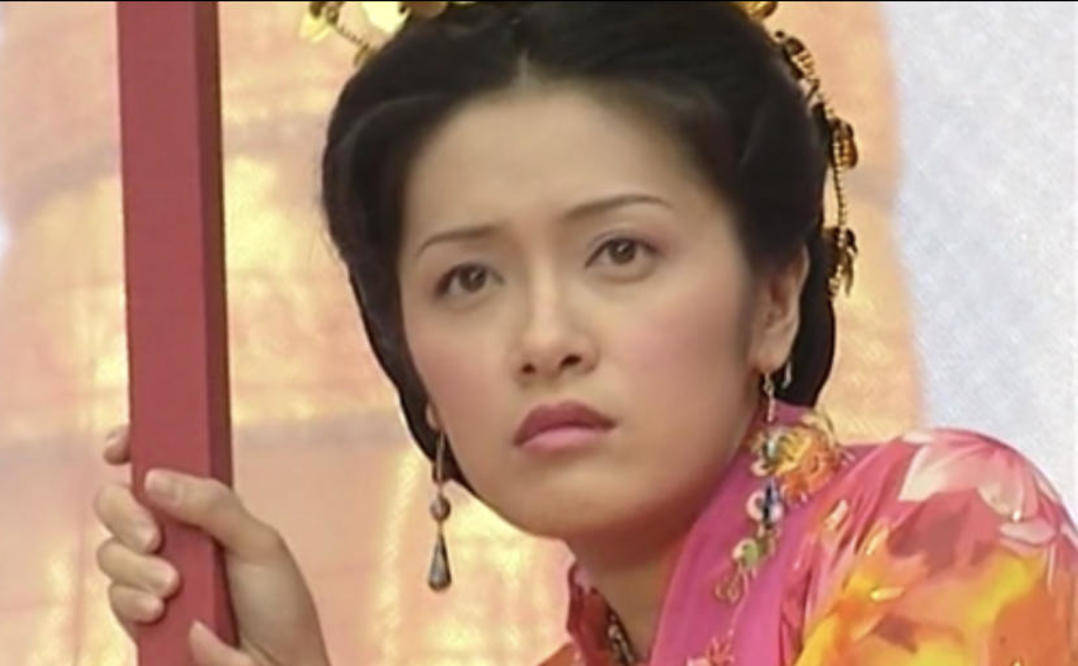 下巴TVB钟爱长脸女星？有人端庄大气，有人造型拉胯变“苦瓜脸”！