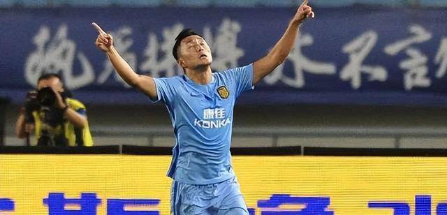 中超冠军级中卫成大连队新援热门,曾差点登陆英超,值得期待_杨博_江苏