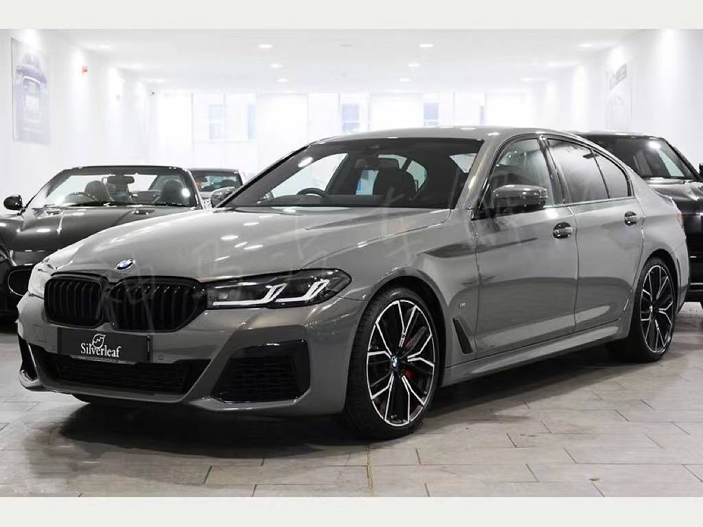 v8引擎四驱2023款宝马m550i实拍竞争奥迪rs6运动元素丰富