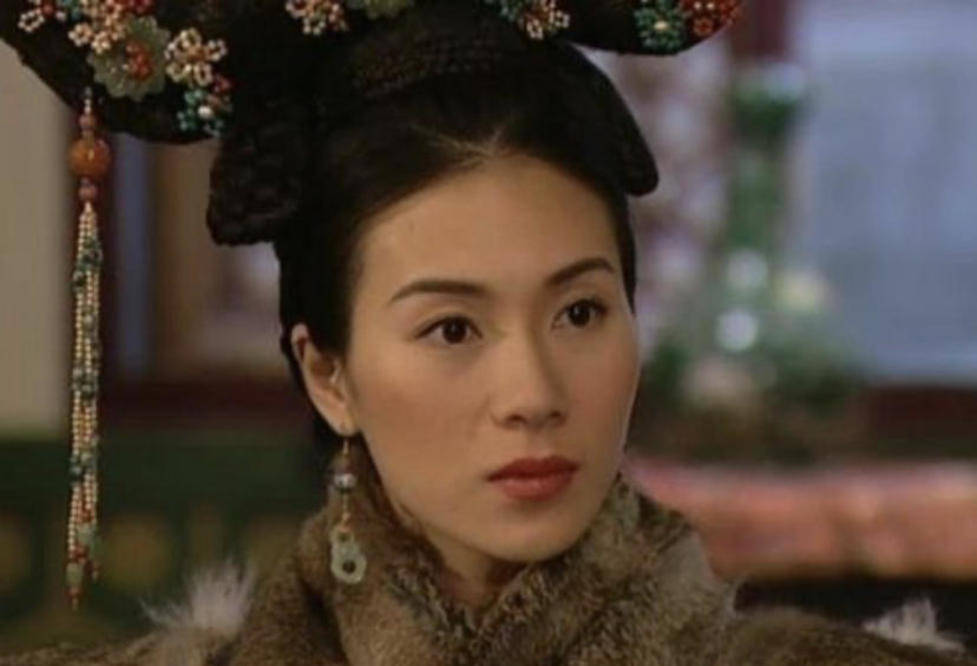 下巴TVB钟爱长脸女星？有人端庄大气，有人造型拉胯变“苦瓜脸”！