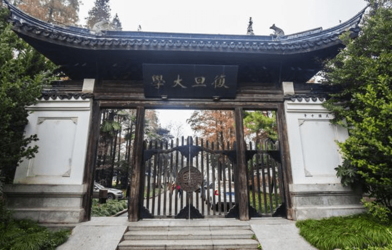 有家长花大几千找机构报名强基计划没难度的免费报名成圈钱工具