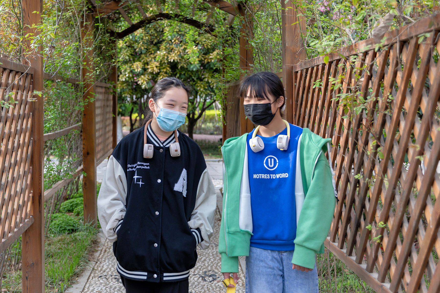 清凉随手而来，素乐挂脖小风扇，你夏日生活的小伴侣