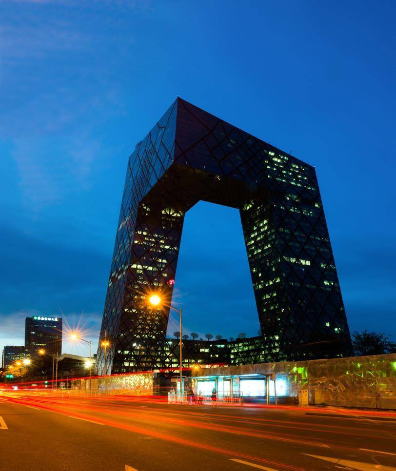 中央电视台东岳庙会,北京艺术灯彩是朝阳区的著名民俗节日,北京艺术