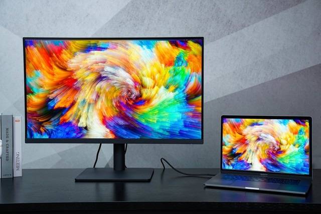 明基pd3205u专业显示器评测大屏设计新选择