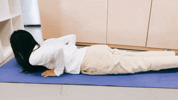 【祖医堂】7个腰椎修复操,缓解腰痛,在家就能做!_动作_姿势_地面