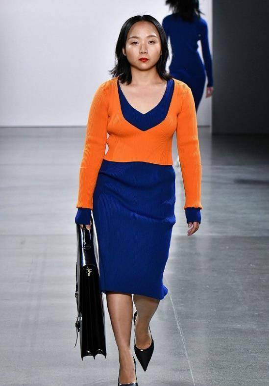 自信女王辣目洋子:矮胖壮也能美出圈,还在全球四大时装周走秀_表演_评价_因为