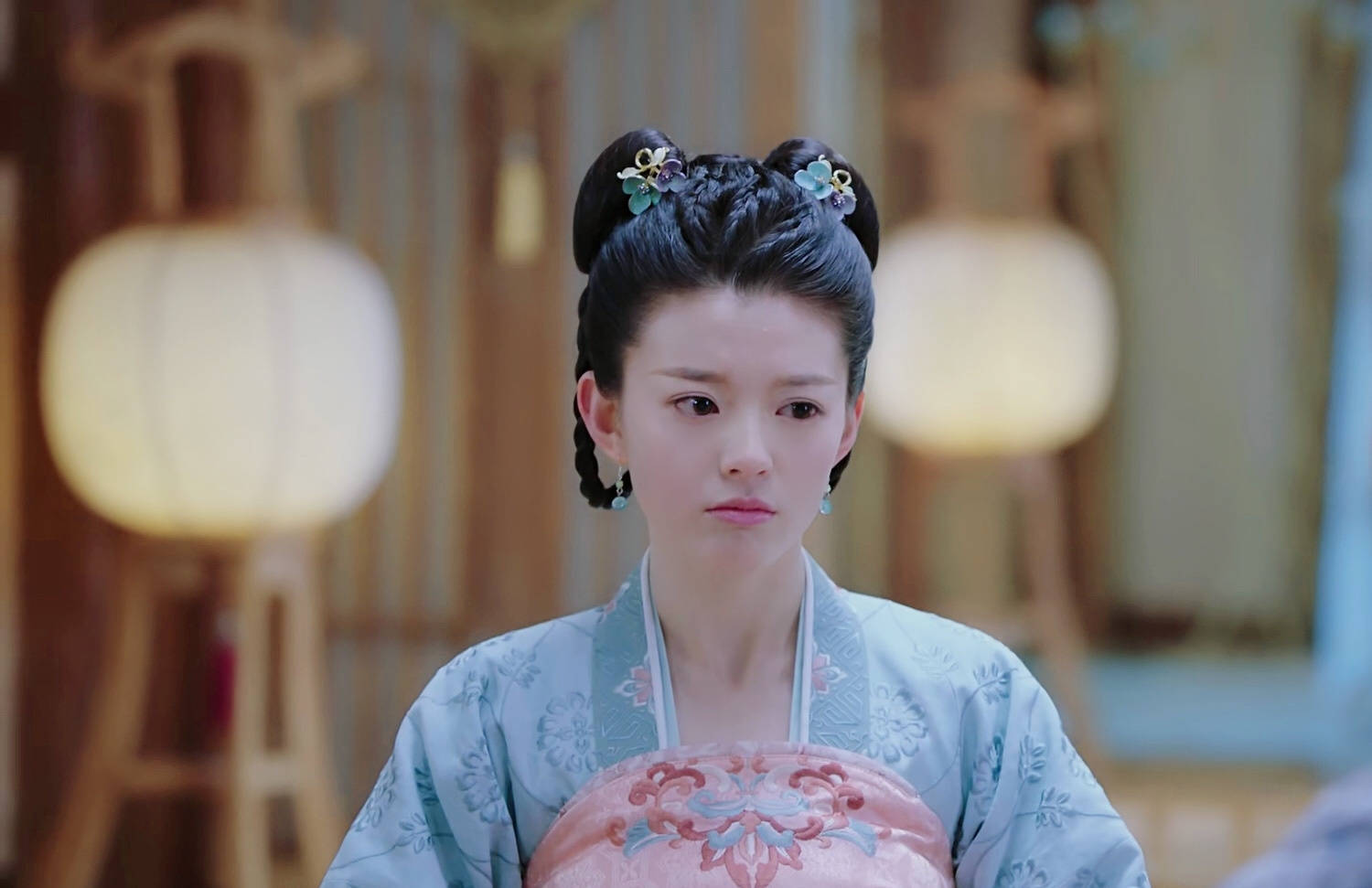民间故事:新媳妇给全家烧菜,公公尝一口拿菜刀:这人有问题_老爹_朱