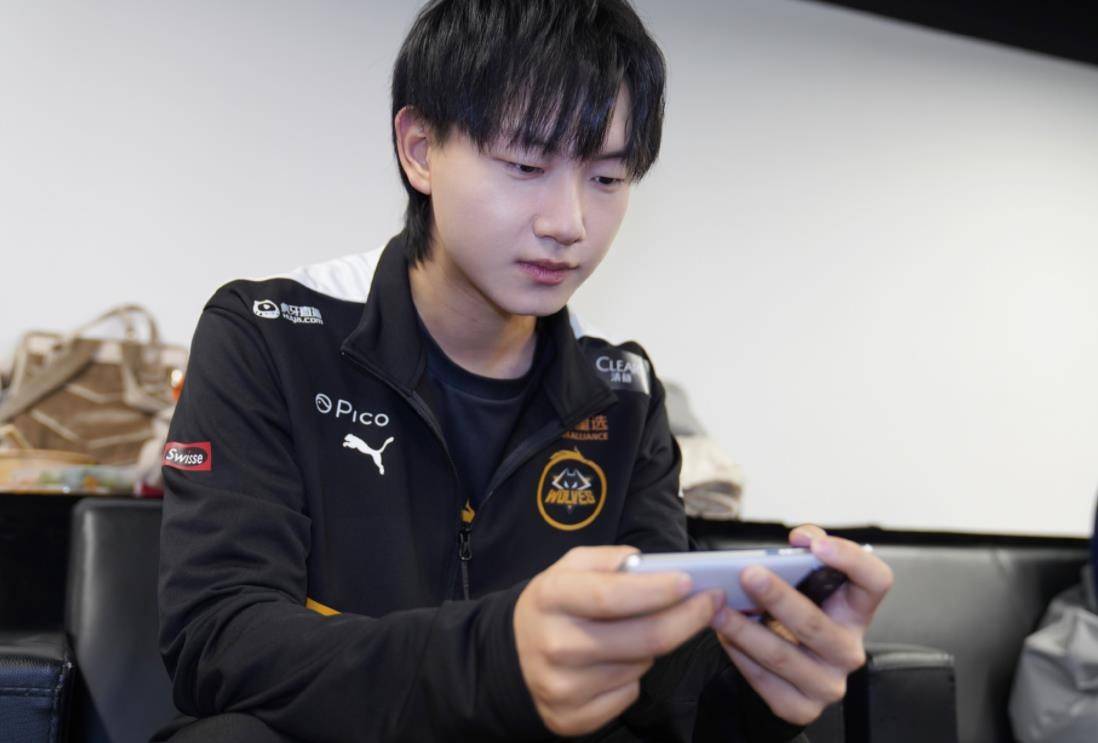 原创藏得真深kpl第一人fly不为人知的一面4月2日终于被揭开了面纱