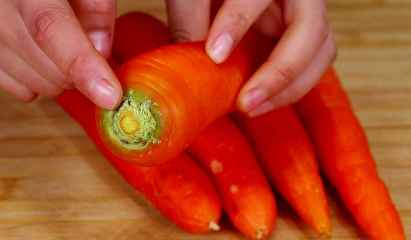 转基因胡萝卜和非转基因胡萝卜怎么辨别,大厨教你一招,一看便知_早餐