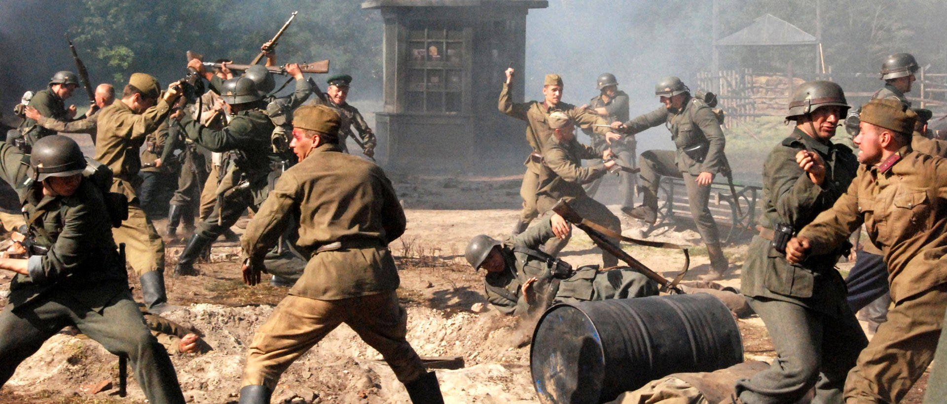 《布列斯特要塞》剧照特别是苏军的政工干部们(连级为指导员,团级单位