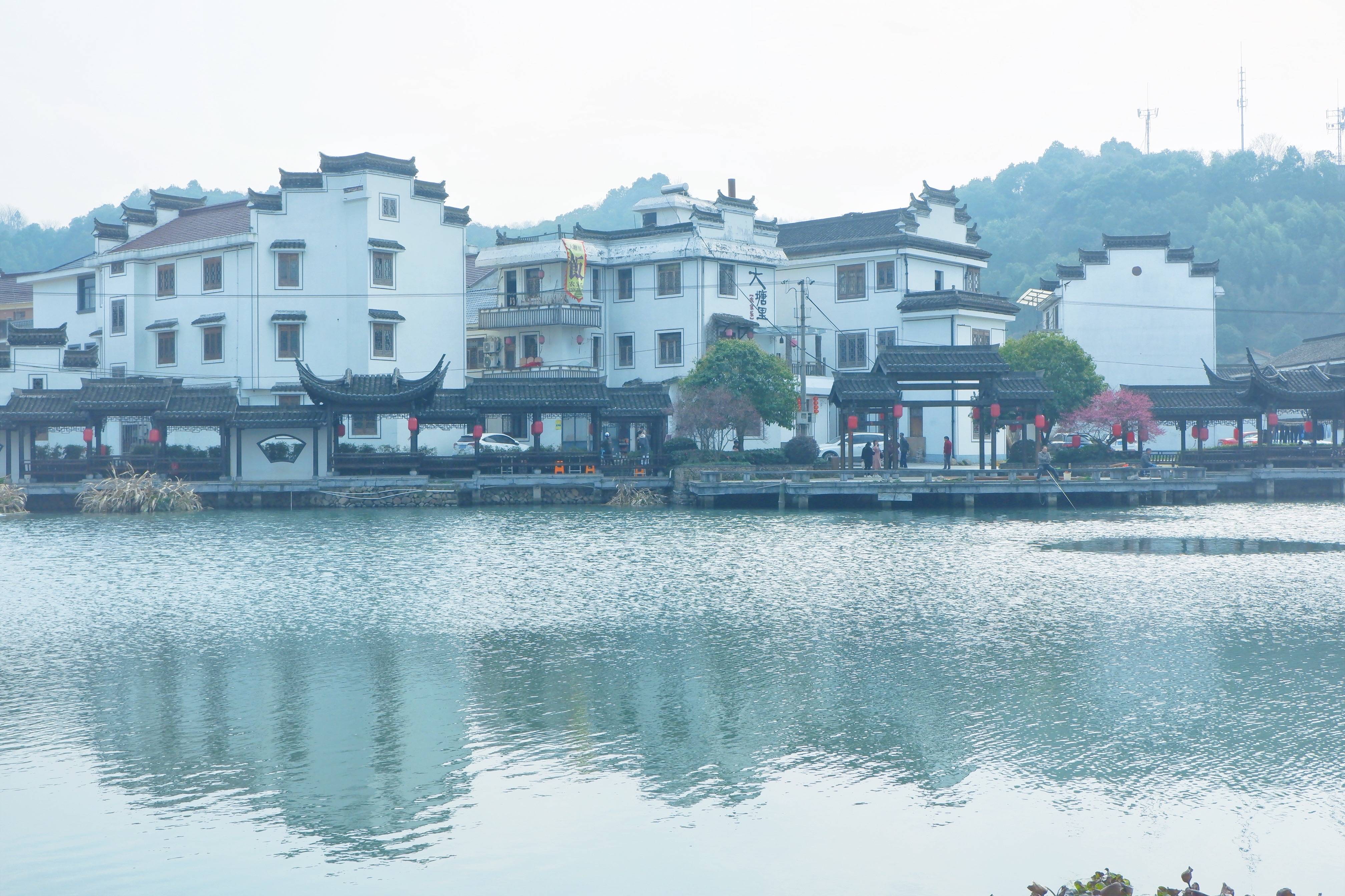 杭州桐庐家族村落，千年排水系统沿用至今，800米暗渠贯穿村子
