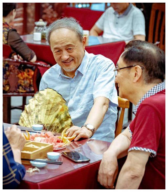 却比苏大强能折腾,演《追爱家族》和郭京飞飙戏_肖楠_杨新鸣_谭卓