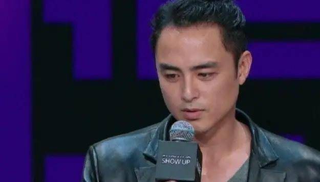 当守护你的亲情突然变成了枷锁绑架了你的生活,请勇敢的同过去告别.