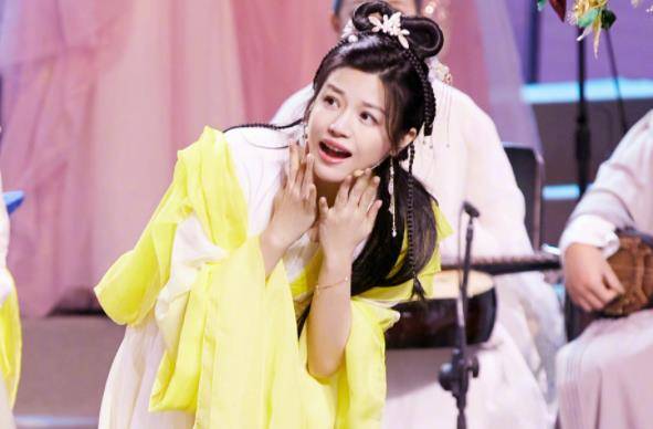 岁仍保持着一张初恋脸,古装造型曝光,网友:美爆了_陈妍希_少女_电视剧