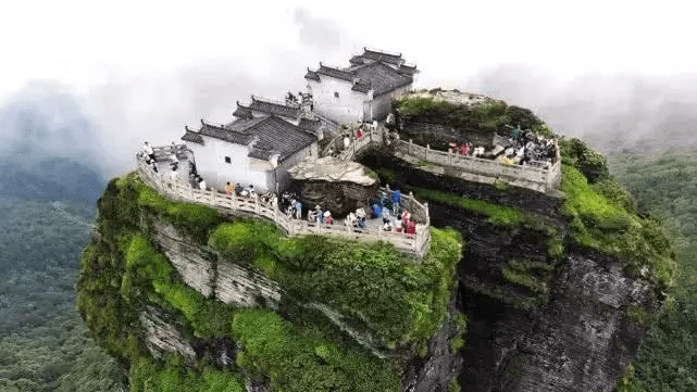 中国最险的寺庙:三面都是万丈深渊，距今已有五百多年历史