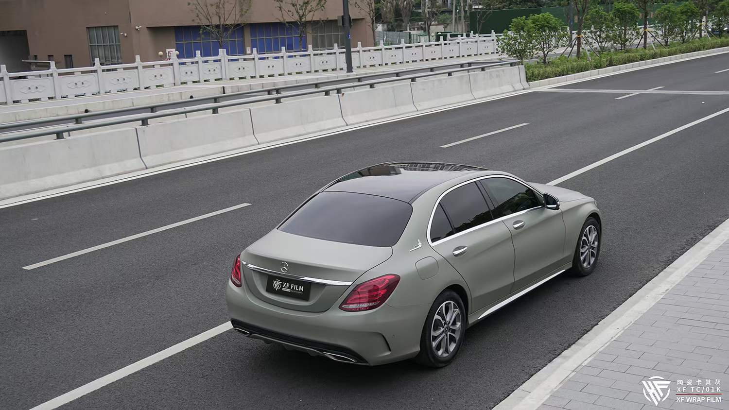 质感细腻低调耐看奔驰陶瓷卡其灰改色膜熊范范