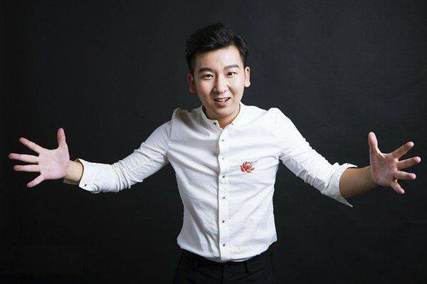 风靡一时的4位童星,一位转行为导演,一位成大咖,而他去世多年_邓鸣