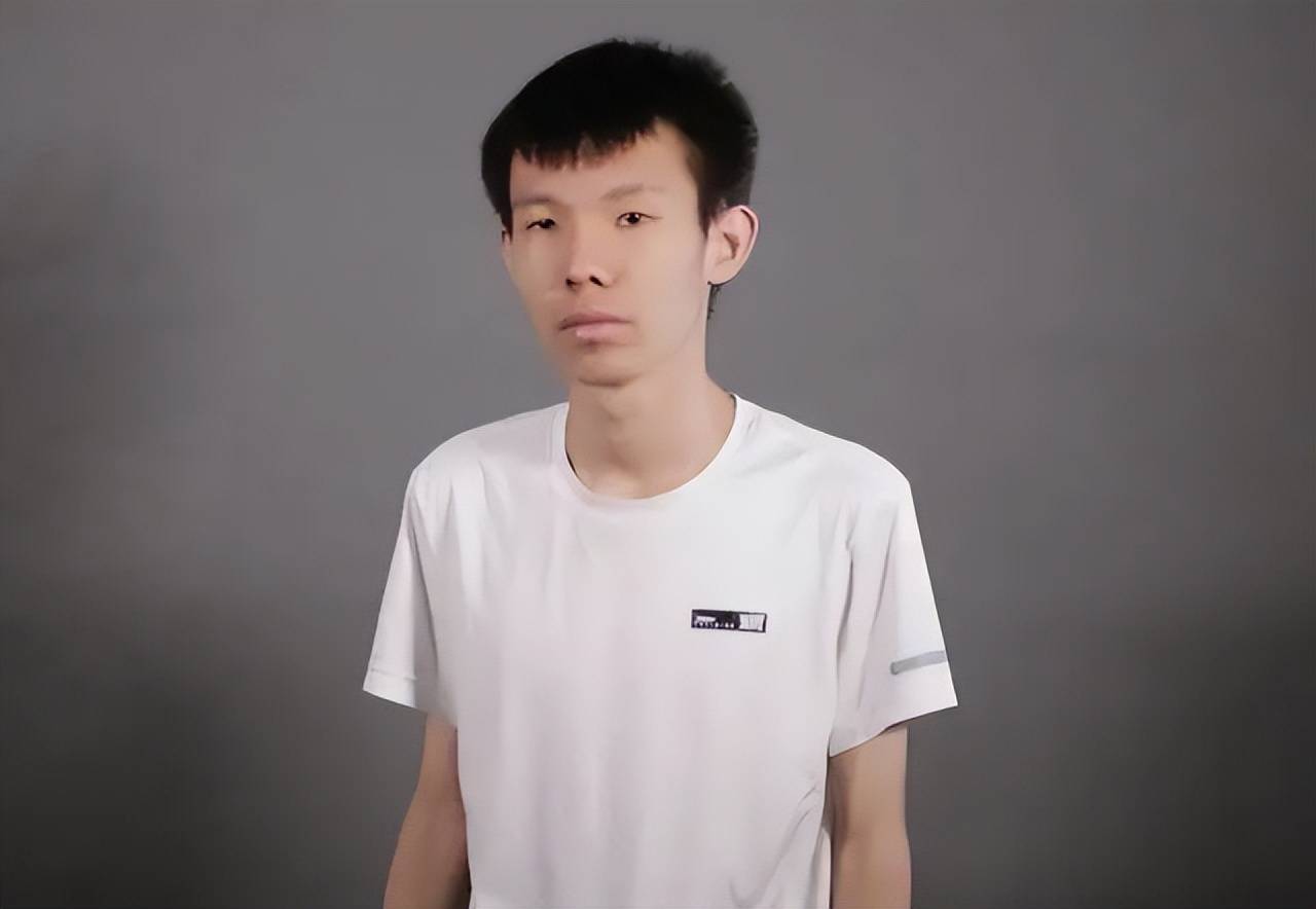 原创心媛结婚张嘉文暴走对局中疯狂压制对手网友调侃他心口不一