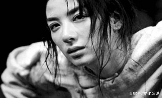 李宗岳这边听说秋瑾即将被处死的消息,终于怀着满腔的自责与愧疚来到